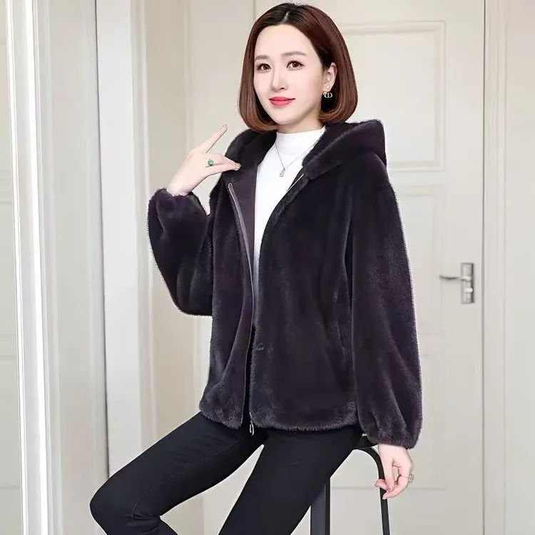 连帽短款貂绒皮毛一体女修身显瘦秋冬季时尚妈妈装新款仿皮草外套