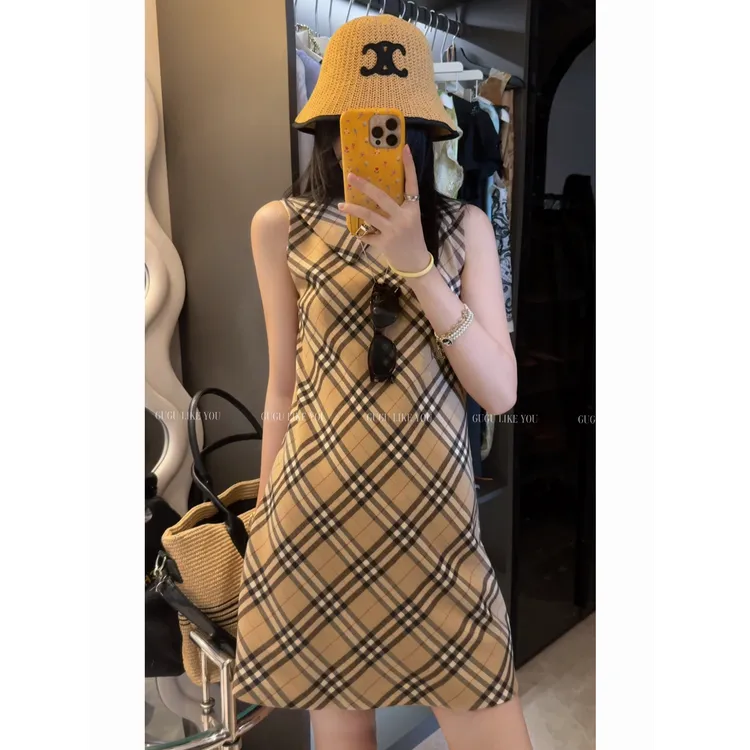 【古古】经典线条高级超显瘦无袖高克重夏季格子小众连衣裙 G25679