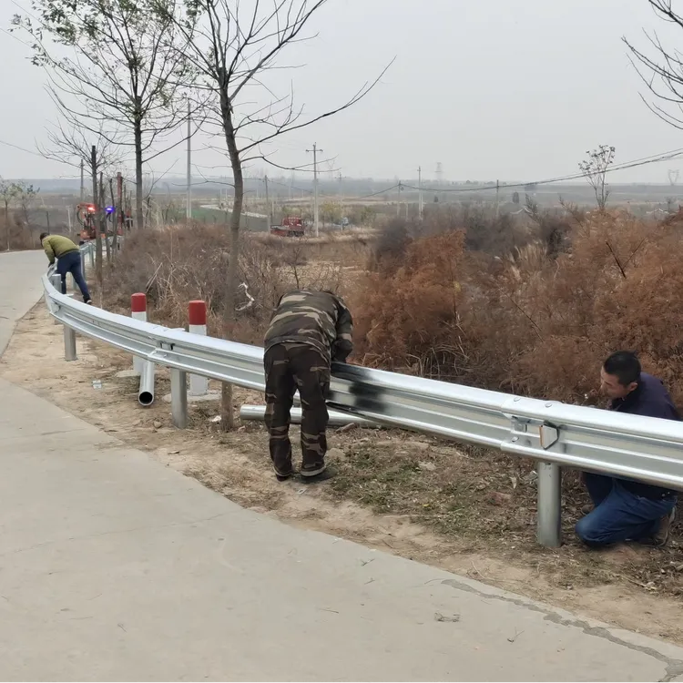 乡村道路波形护栏板国道热镀锌双波护栏安全防撞波型道路护栏厂家