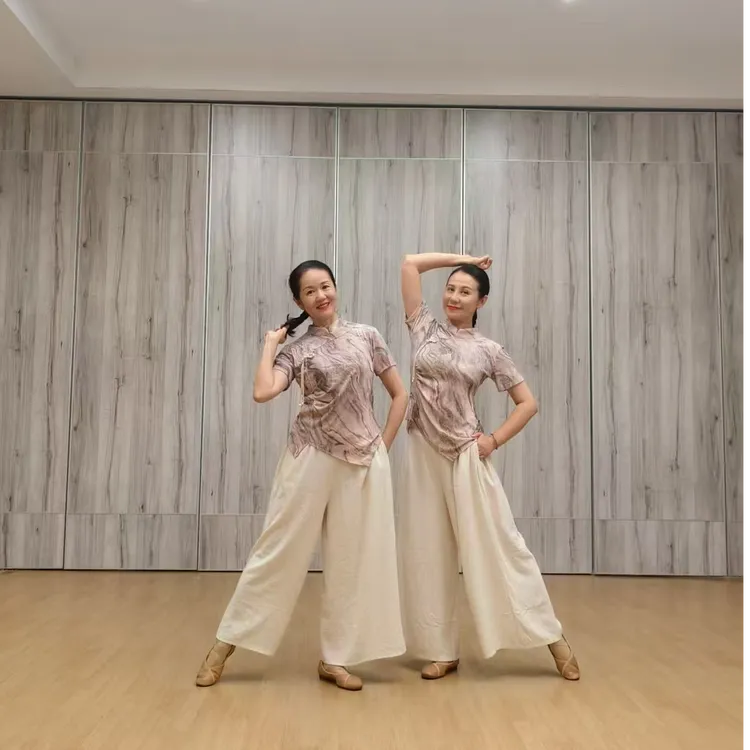 花与影新舞我把故乡比苏杭同款扎染蹈服练功服上衣日常广场舞上衣