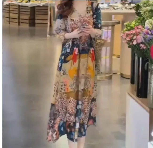 2025夏季新款网红同款休闲显瘦时尚印花宽松连衣裙-美丽i