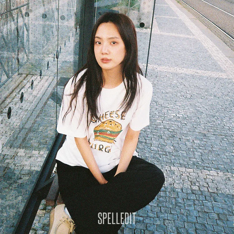 SPELLEDIT2025冬季新品芝士汉堡T恤时尚设计感印花纯棉舒适上衣女