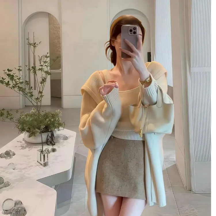 秋冬慵懒风穿搭气质温柔富家千金内搭背心吊带针织开衫显瘦半身裙