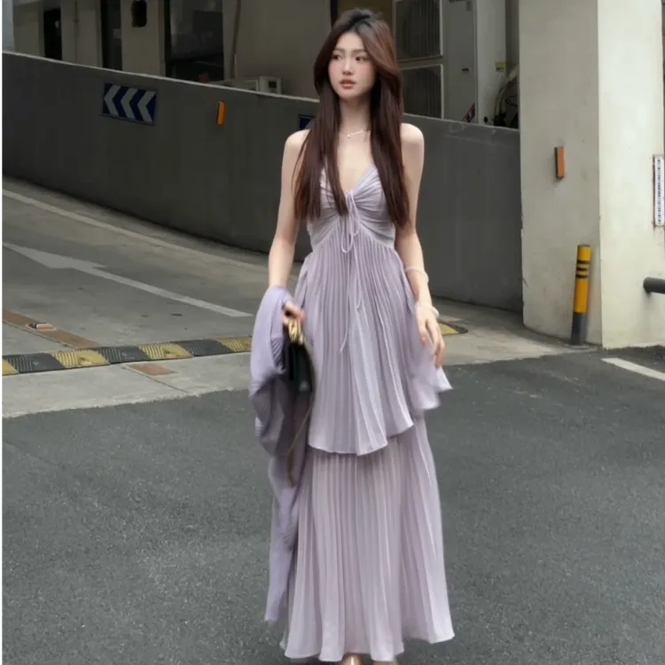 2025春夏上新仙女范法式甜辣挂脖吊带连衣裙