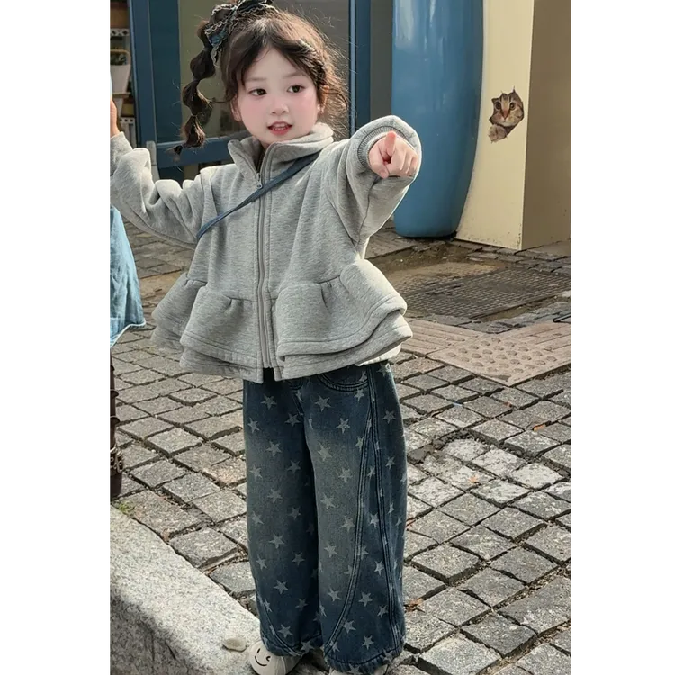 秋冬新款灰色加绒外套女童韩版外套牛仔裤加绒星星牛仔裤套装童装