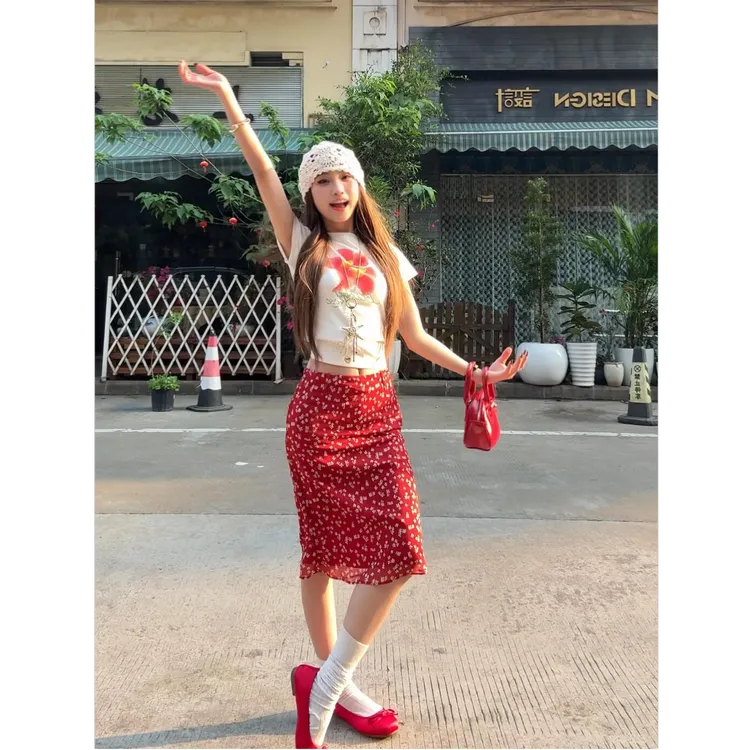 2025夏季新款美式圆领短袖辣妹修身印花上衣搭高腰显瘦半身裙套装