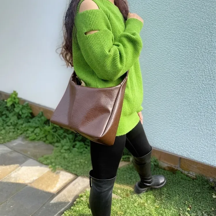 休闲风托特包单肩斜挎包复古百搭韩版肩包时尚女士腋下包气质简约