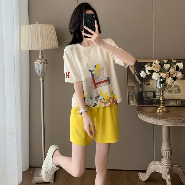 夏季女多巴胺套装时尚休闲宽松短袖t恤短裤减龄遮肚子显瘦两件套