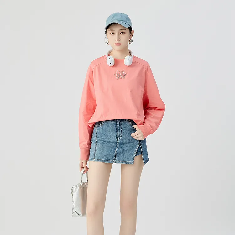 哥弟2025年简约通勤精致手工珠钻龙头卫衣式圆领长袖T恤女130044