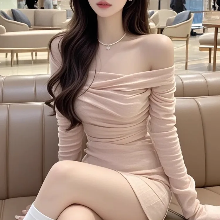 性感辣妹风粉色一字肩褶皱连衣裙女纯欲甜辣妹收腰显瘦绝美包臀裙