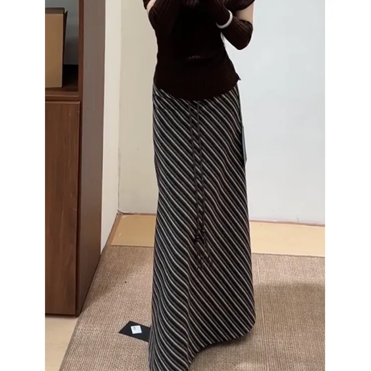 复古气质斜条纹半身裙女2025新款早秋季显瘦松紧腰抽绳半裙a字裙