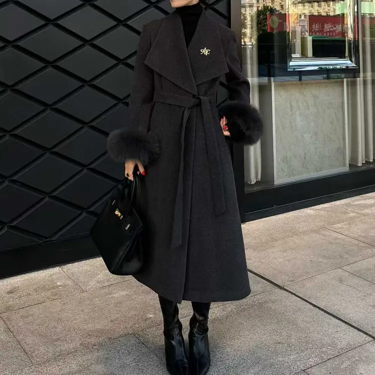 【毛呢外套】秋冬流行新款高级气质狐狸毛系带厚款白鸭绒羽绒服大衣