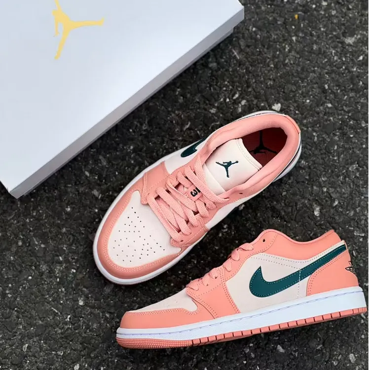 Jordan Air Jordan 1 low 复古篮球鞋 女款 粉蓝色 官方正品