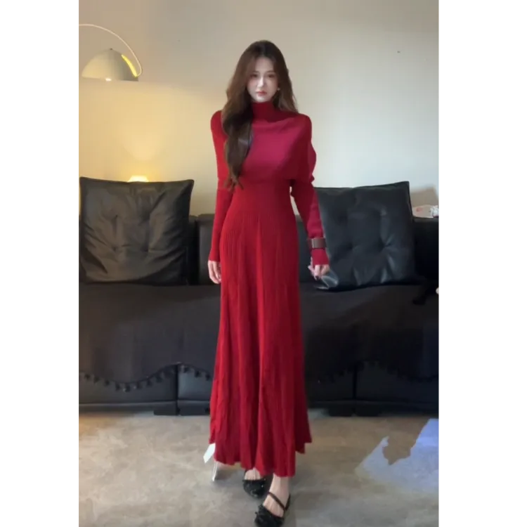 【簇拥】复古鱼尾连衣裙女春秋披肩两穿坑条针织打底裙