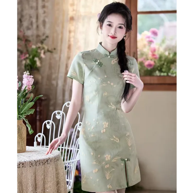芊芊【蝶洛】2025新中式小个子改良日常旗袍显瘦气质绿色送考前开叉