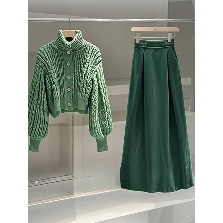 法式洋气减龄搭配一整套冬装2024新款绿色高领毛衣休闲半身裙套装