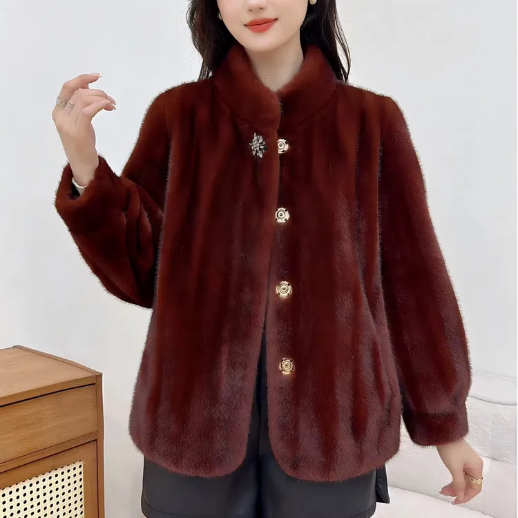 中老年妈妈冬装貂绒外套短款2025新款50岁大衣保暖高贵时尚女士