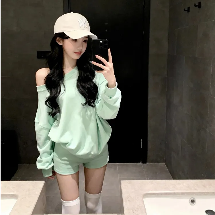 百搭时尚套装斜肩上衣性感辣妹休闲通勤风少女法式短裤时尚套装女