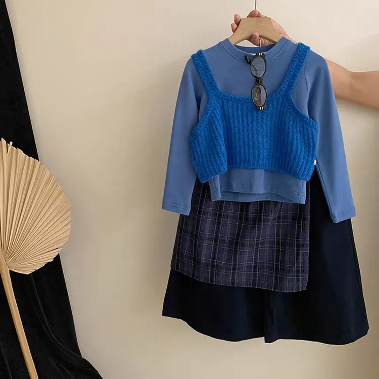 2025秋韩版女童四件套针织背心纯色上衣格子屁帘宽松阔腿裤百搭款