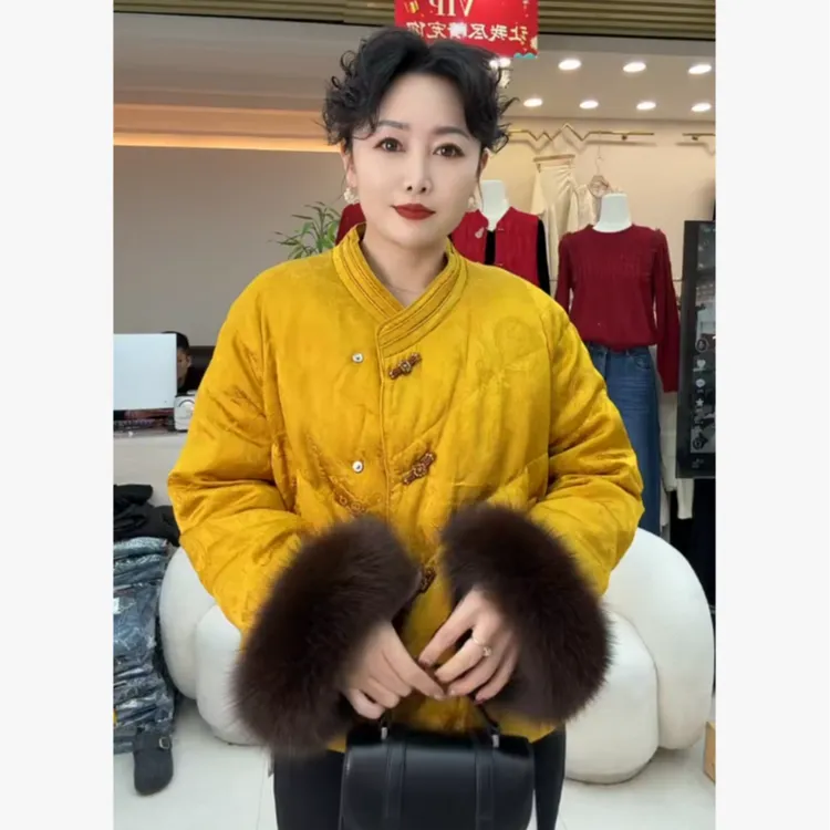 【苗姐优选】90白鸭绒提花高端狐狸毛新中式羽绒服8658