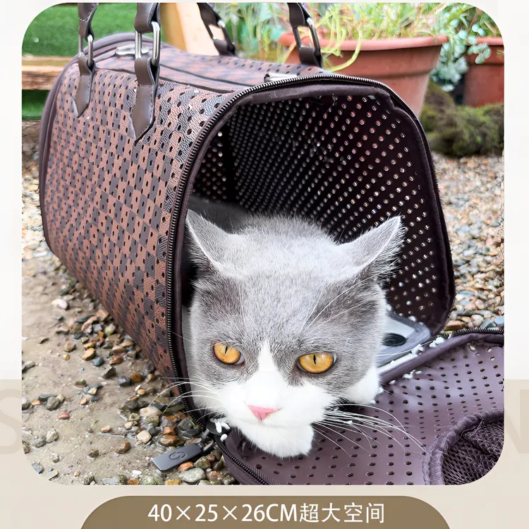 宠物外出便携包狗包猫包欧美棋盘外带包防应激通风透气单肩包推荐