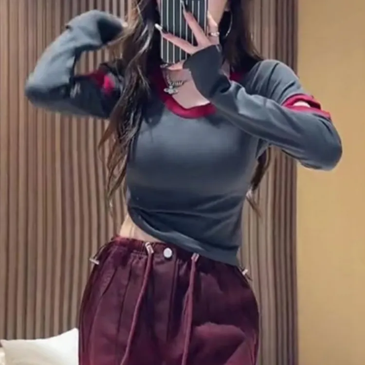 大码洋气休闲修身打底上衣女秋季2025新款胖MM撞色U领镂空长袖T恤