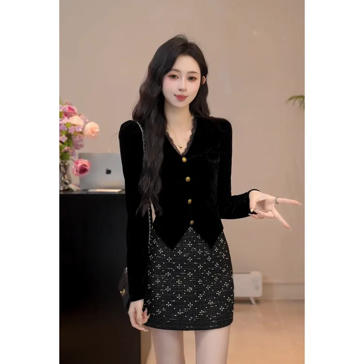 YUANLIANSU/圆脸酥【烟雨阁】法式小香风蕾丝花边拼接金扣丝绒衬衫