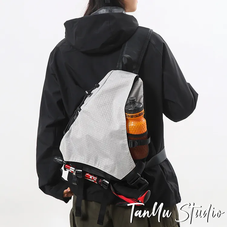 探屿复古弓箭包斜挎包户外登山背包骑行包通勤胸包男士单肩包