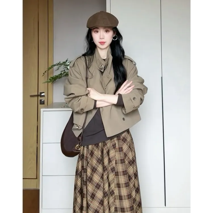 2025秋季新款巨好看的卡其色短款风衣外套女小个子正流行爆款韩版