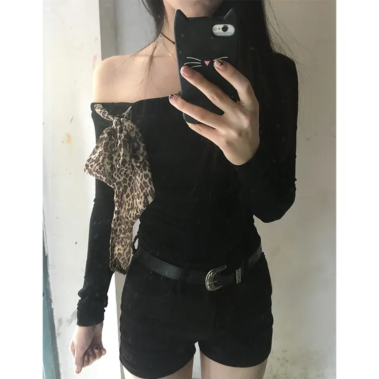 早秋欧美风豹纹蝴蝶结斜肩高级设计感黑色长袖t恤百搭女上衣
