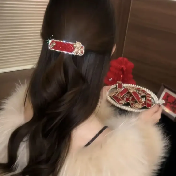 轻奢红色水钻马年发夹夹头发夹子发卡本命年高级感侧边个性头饰商品图