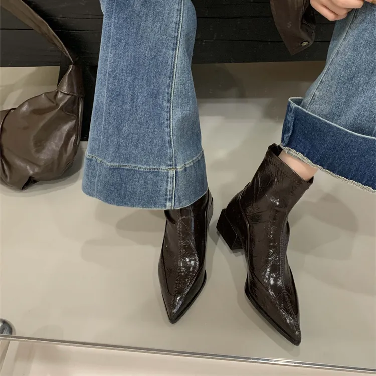 韩版小众时尚尖头气质高跟鞋秋冬百搭英伦风粗跟靴子女短靴瘦瘦靴