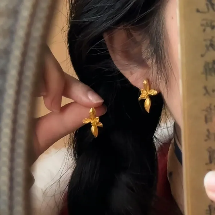 卡柒 铜合金耳饰 新中式金色玉兰花耳钉女轻奢气质高级感精致耳饰