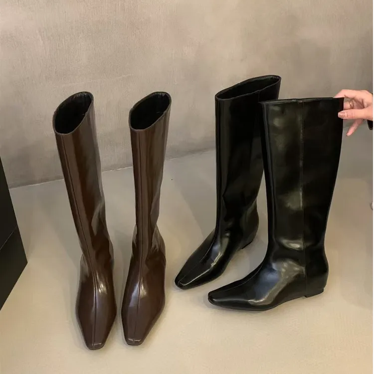 显瘦直筒靴子女长筒靴2025秋冬时尚百搭内增高马丁靴高跟方头长靴