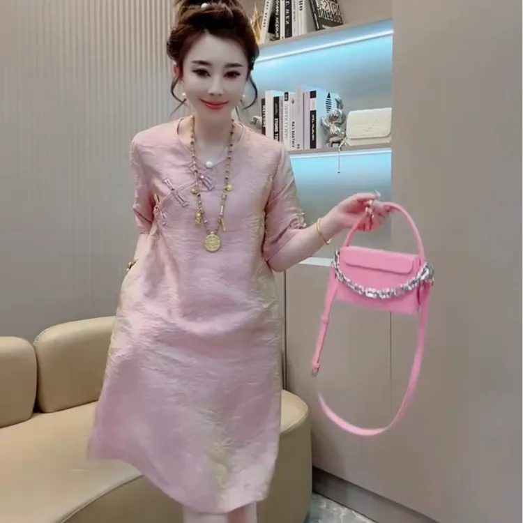 夏季新款时尚显瘦高端宽松大码新中式国风盘扣连衣裙女渐变口袋粉