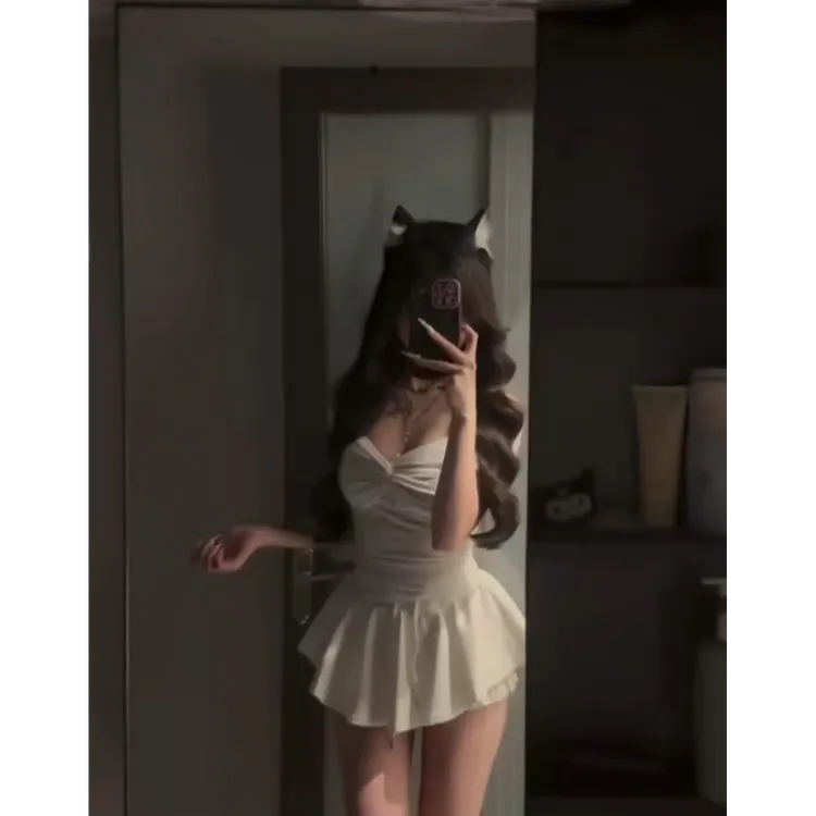 2025夏季甜美纯欲风白色修身一字肩上衣搭蓬蓬裙裤套装