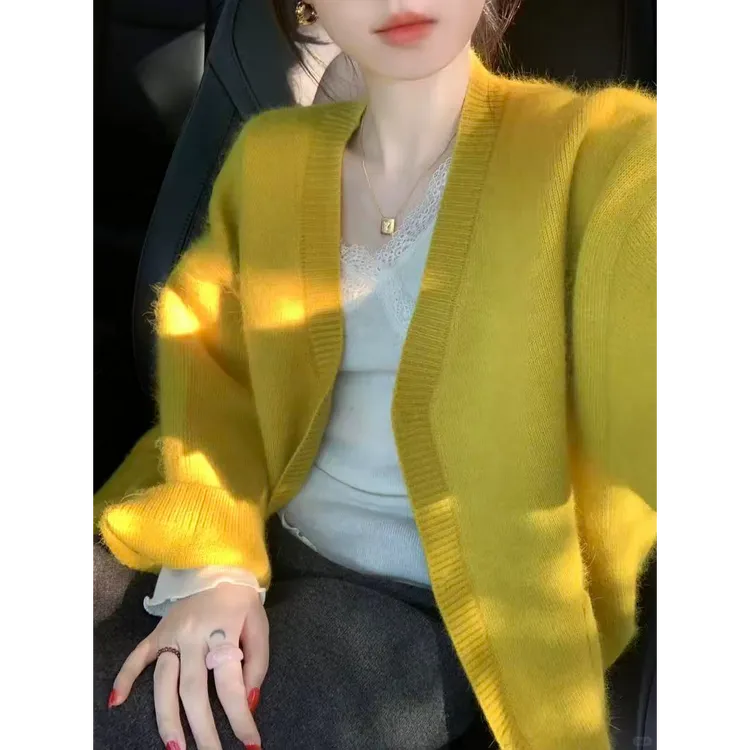 慵懒风软糯黄色V领开衫毛衣女2025秋冬新款宽松百搭减龄针织外套