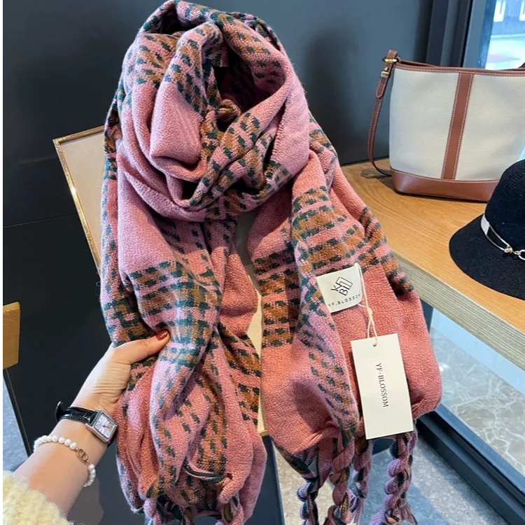 英国Cosp Kosp 亲肤披肩柔粉粗辫流苏围巾女冬季百搭洋气保暖围脖