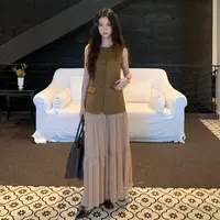 001时髦留子风 仿麂皮绒纽扣马甲纱半身裙套装