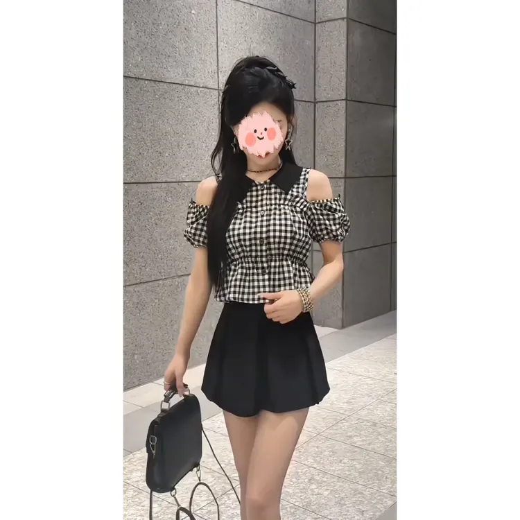 夏装减龄穿搭一整套2025新款温柔甜美时尚格子露肩衬衫短裙套装