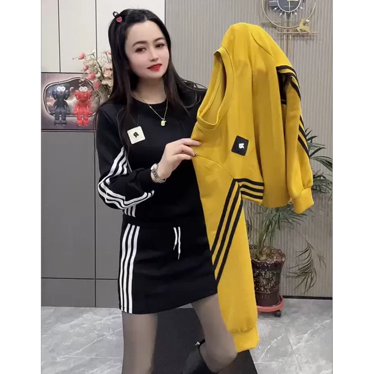 秋季新款圆领休闲时尚百搭显瘦休闲卫衣短裙两件套（上衣+短裙）