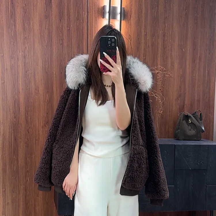 kokokaaran/可可咔伦“小棕熊”翻领拉链毛绒装饰外套 SH250756
