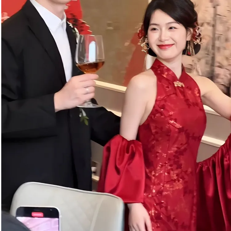 新中式复古晨袍礼服新娘红色高级感显瘦旗袍敬酒服订婚年会连衣裙