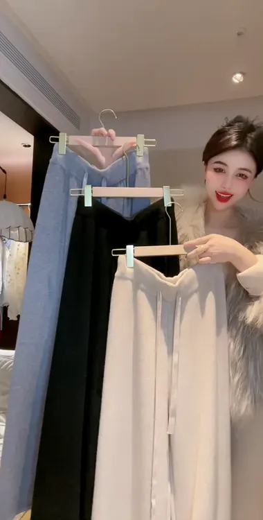 欧货2025秋冬新款软糯百搭显瘦毛绒针织垂感宽松直筒阔腿拖地长裤