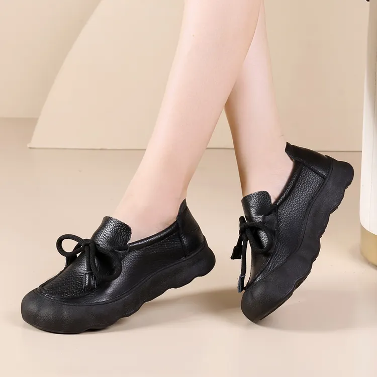 2025秋季复古圆头防滑平跟厚底真皮软底单鞋舒适妈妈鞋中老年女鞋