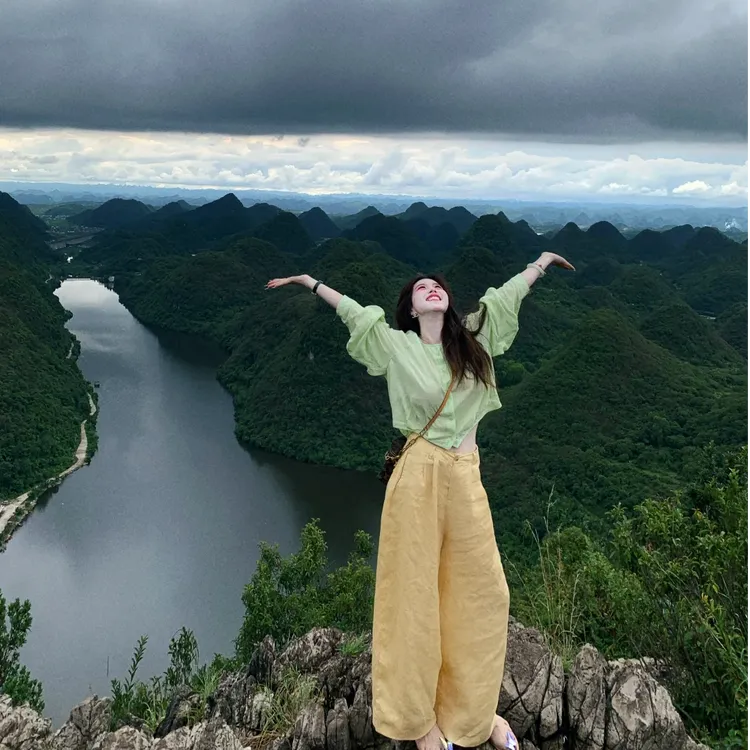 2025秋季新款多韩系巴胺穿搭薄款衬衫上衣搭配休闲裤显瘦两件套女