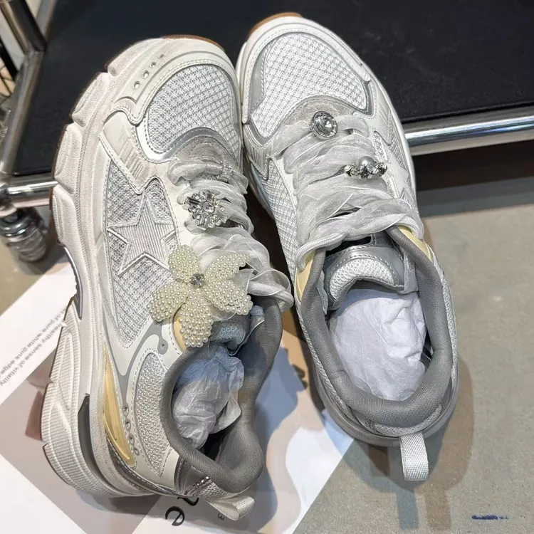 2025春季新款水钻做旧星星蕾丝鞋带厚底老爹鞋女增高休闲运动鞋