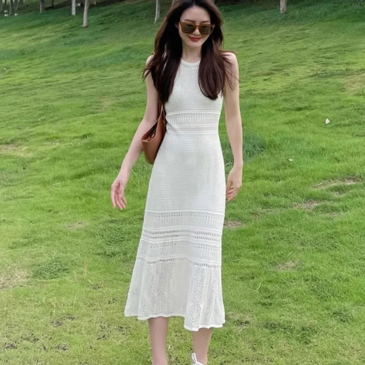 【现货】白色镂空针织钩花连衣裙女别致独特温柔风无袖背心长裙子