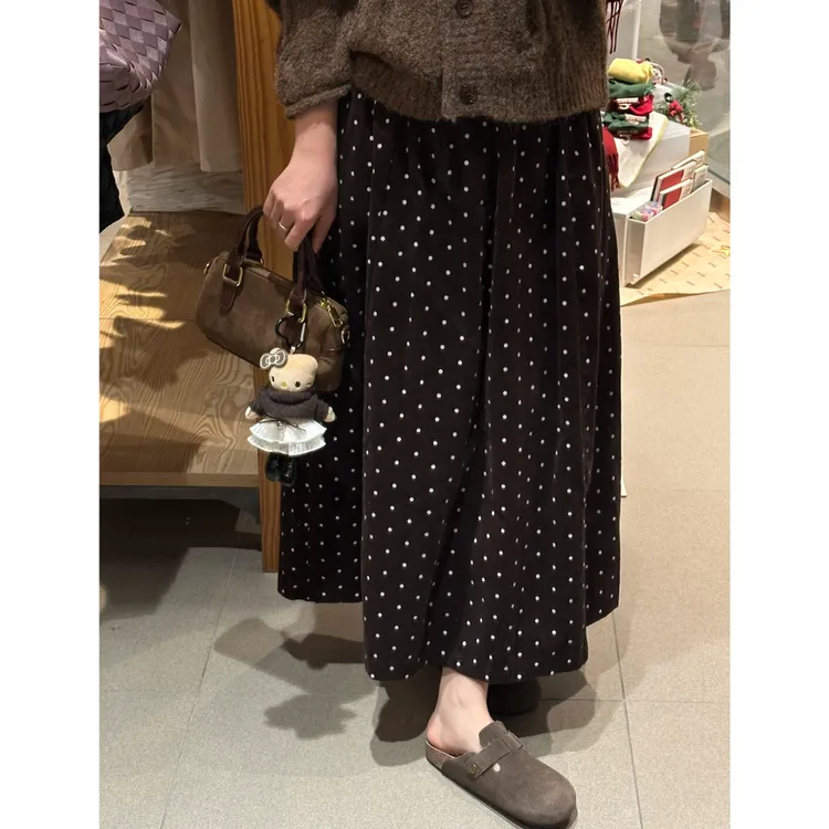 复古灯芯绒波点半身裙女冬季新款梨型身材遮胯显瘦加绒a字中长裙