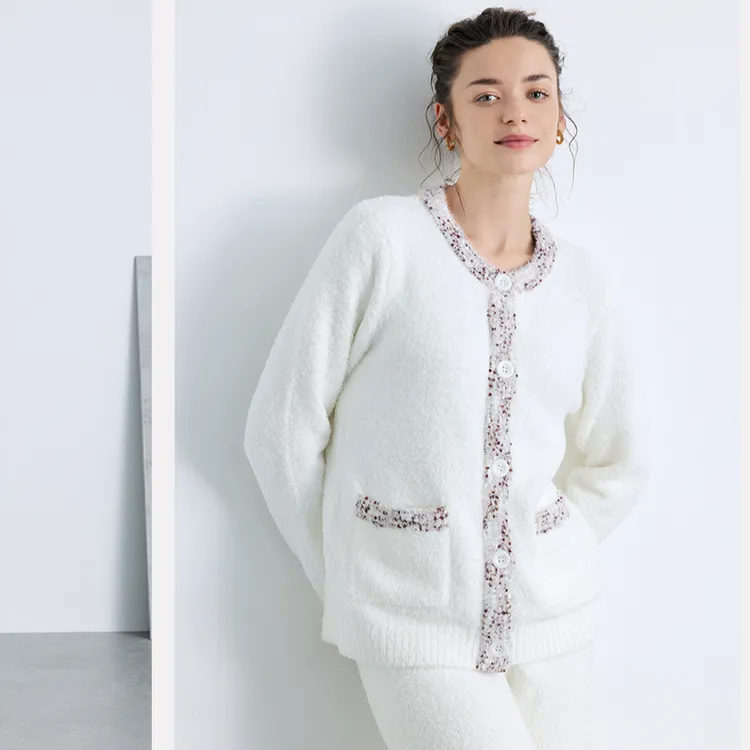 爱慕女士睡衣睡裤慕斯绒柔软圆领开衫长袖分身家居服套装AM46C031